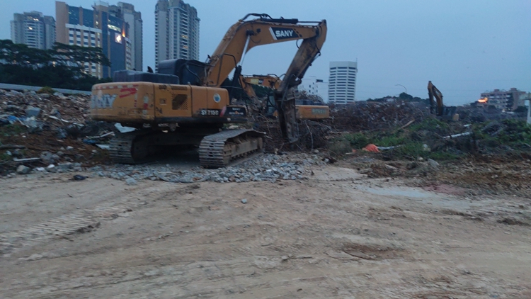 履带式液压挖掘机三一SY200C